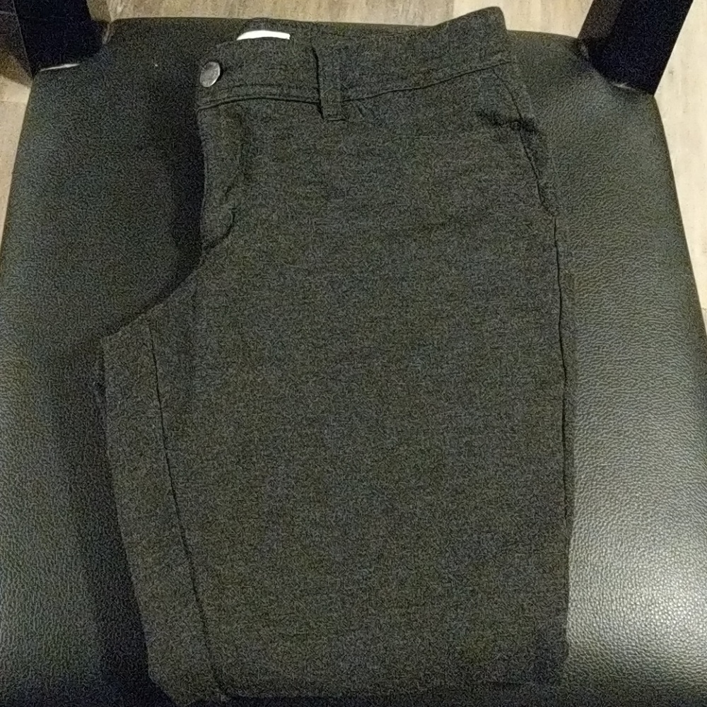 Gray croped pants